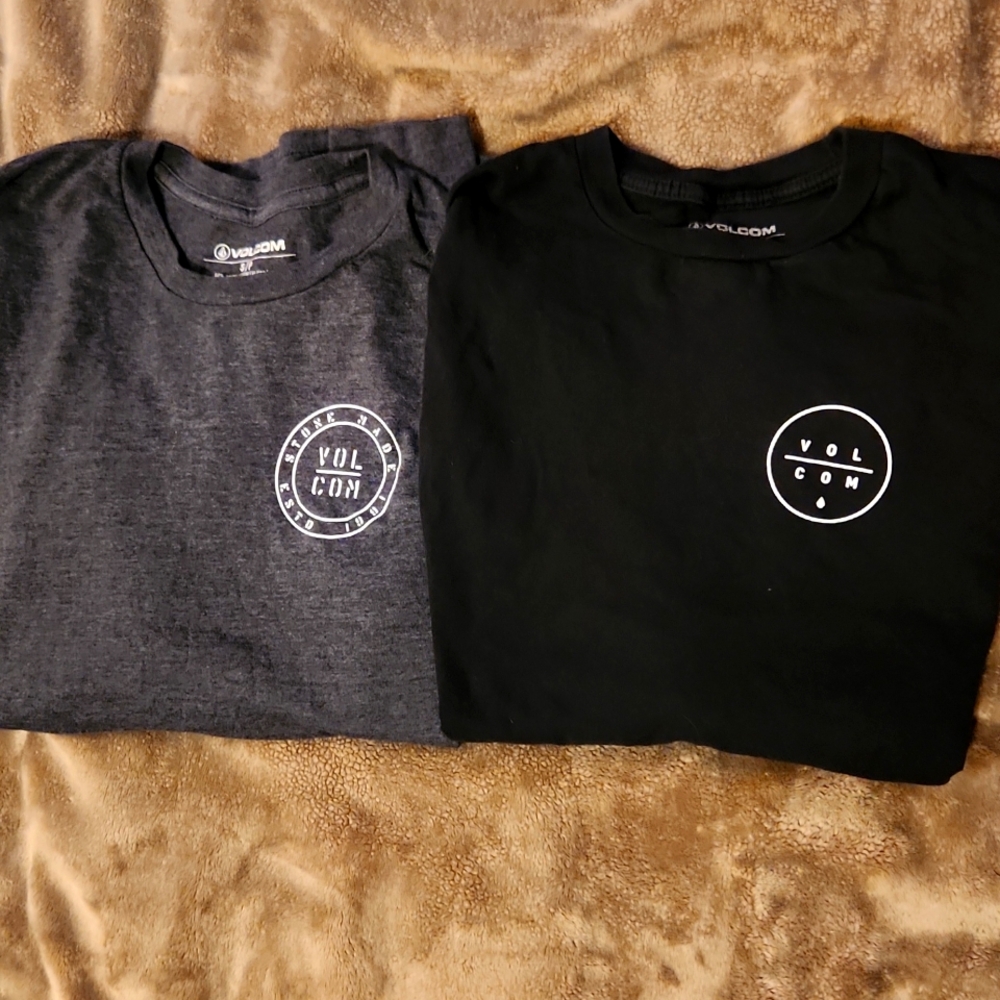 2 Long Sleeve Volcom Tshirts Size Small